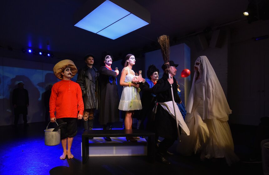 Премьера спектакля "Пиросмани. Праздник одиночества" состоялась в театре "МОСТ" 22 фото