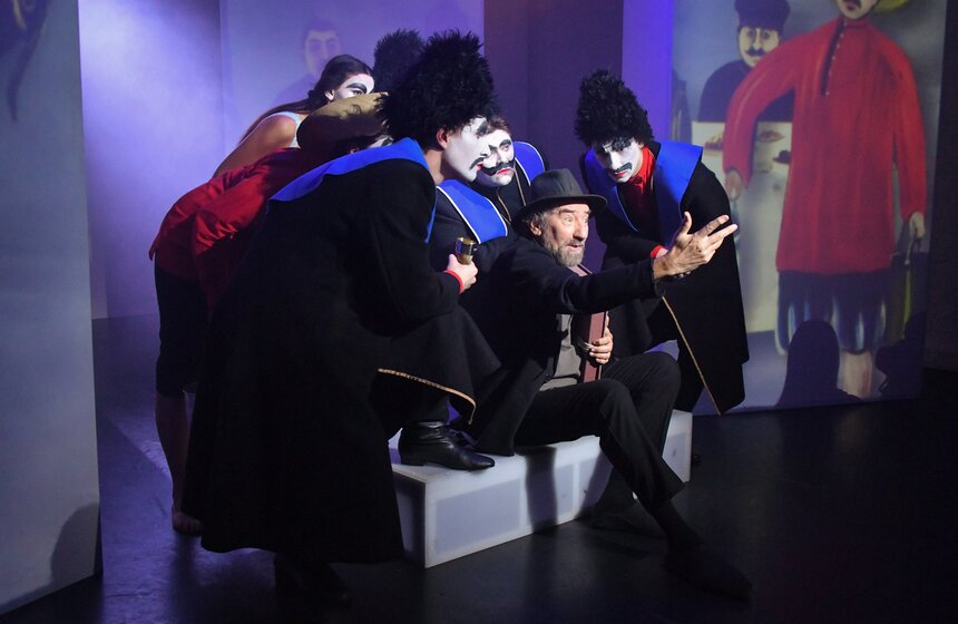 Премьера спектакля "Пиросмани. Праздник одиночества" состоялась в театре "МОСТ" 4 фото