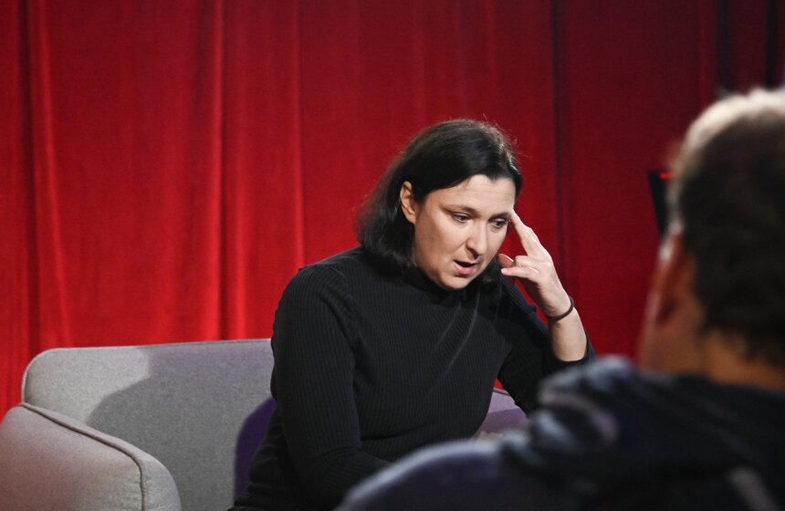 Олеся Железняк дала интервью в рамках программы "Золотая рыбка" 10 фото