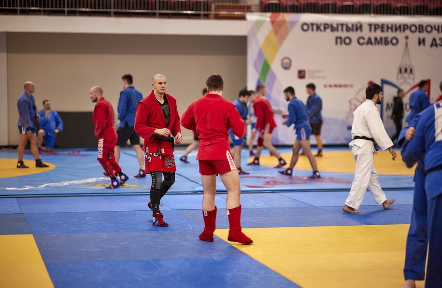 Фестиваль "Начни год с самбо" провели в столице 14 фото