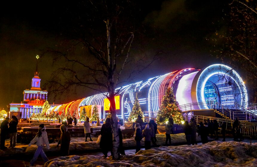 Новогоднюю программу "Вечные ценности" провели на ВДНХ 3 фото