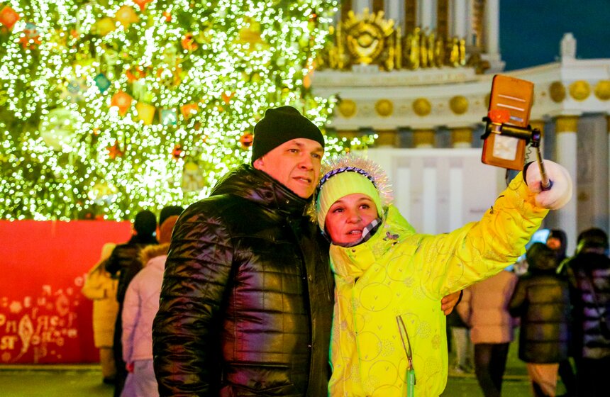 Новогоднюю программу "Вечные ценности" провели на ВДНХ 6 фото