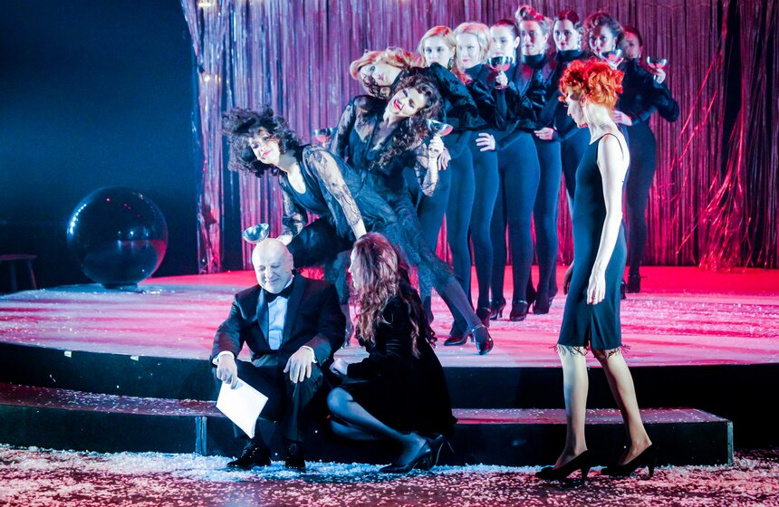 Шоу-спектакли "Новогодний Кабачок Сатиры" прошли в Москве 15 фото