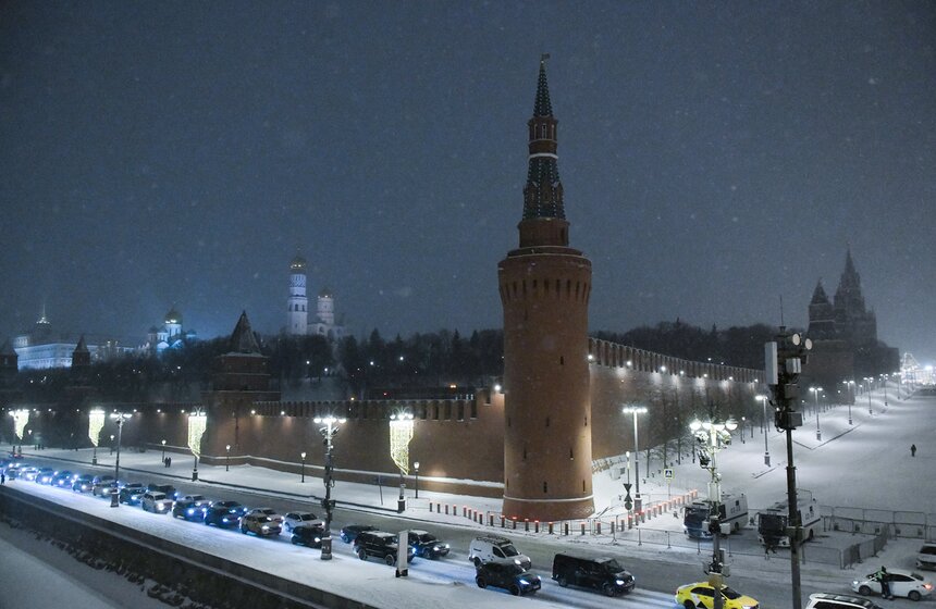 Сильный снегопад накрыл столицу в ночь на 10 января 5 фото