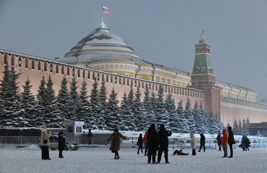 Сильный снегопад накрыл столицу в ночь на 10 января 13 фото