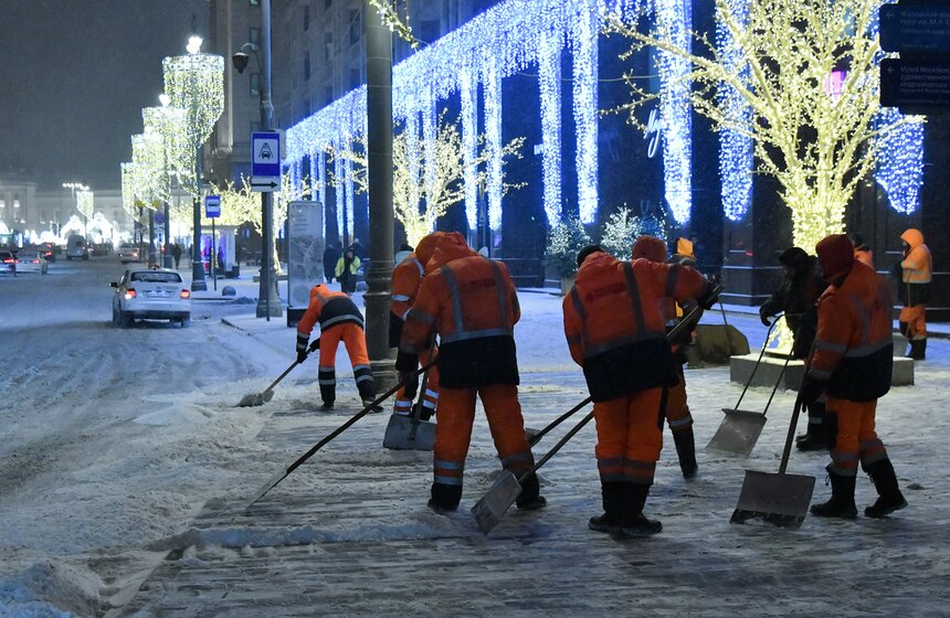 Сильный снегопад накрыл столицу в ночь на 10 января 18 фото
