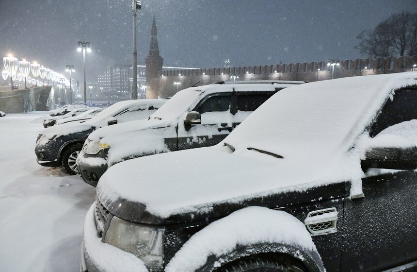 Сильный снегопад накрыл столицу в ночь на 10 января 9 фото