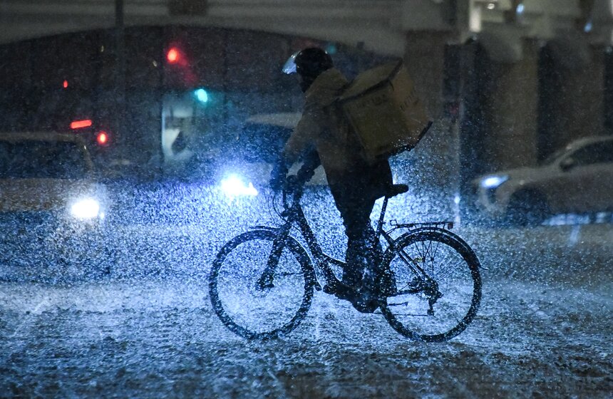 Сильный снегопад накрыл столицу в ночь на 10 января 3 фото