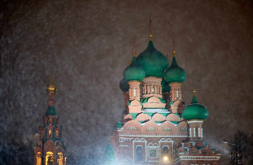 Крещенские купания прошли в Останкинском пруду в Москве 23 фото