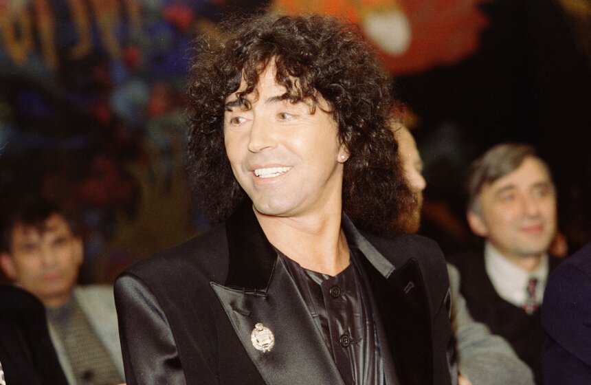 Пресс-конференция с участием популярных артистов состоялась в Государственном центральном концертном зале "Россия". Она была посвящена 25-летию этой престижной концертной площадки. На снимке: популярный эстрадный певец Валерий Леонтьев. Участники пресс-конференции поздравили его с присуждением звания народный артист России.