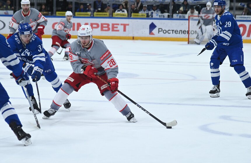 "Спартак" обыграл "Динамо" в хоккейном матче Чемпионата КХЛ 26 фото