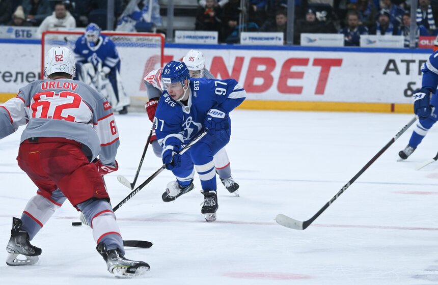 "Спартак" обыграл "Динамо" в хоккейном матче Чемпионата КХЛ 20 фото