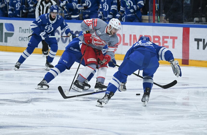 "Спартак" обыграл "Динамо" в хоккейном матче Чемпионата КХЛ 16 фото
