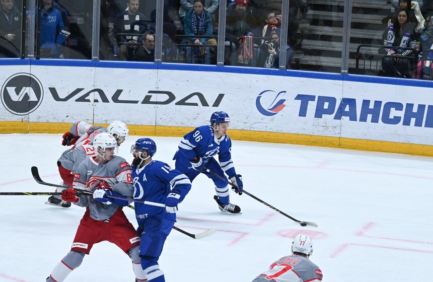 "Спартак" обыграл "Динамо" в хоккейном матче Чемпионата КХЛ 15 фото