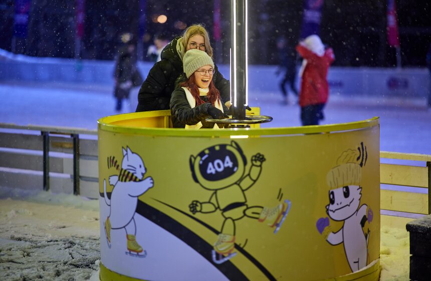 День студента отметили на катке в Парке Горького 11 фото