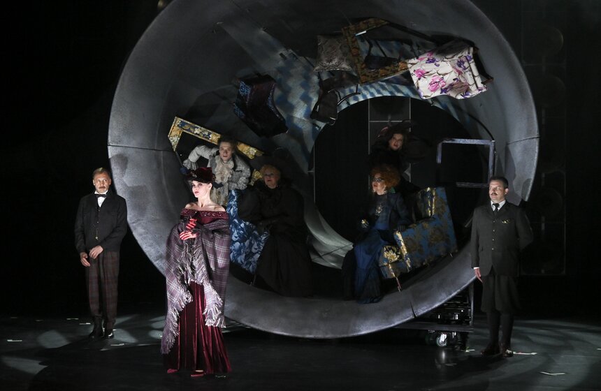 Спектакль "Пигмалион" представили в Театре сатиры 8 фото