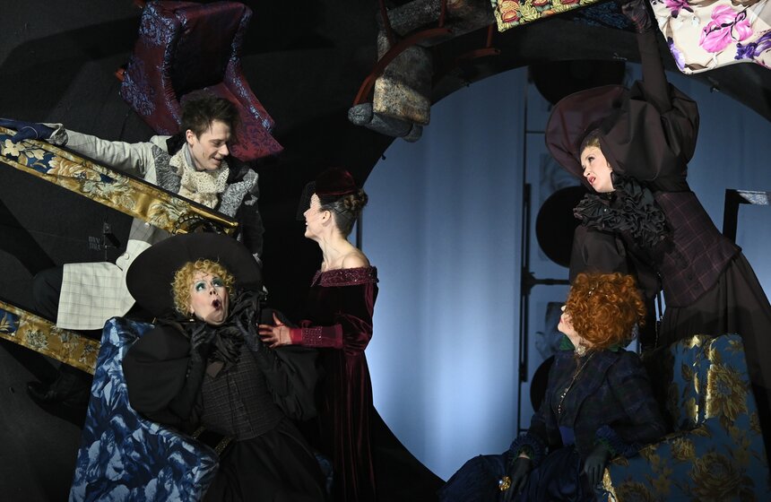 Спектакль "Пигмалион" представили в Театре сатиры 11 фото