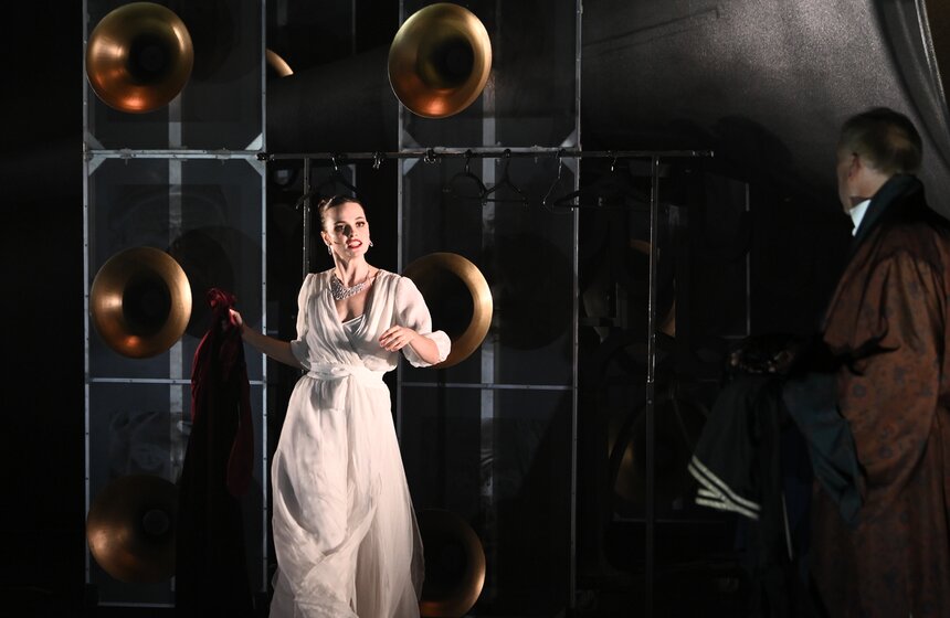 Спектакль "Пигмалион" представили в Театре сатиры 21 фото