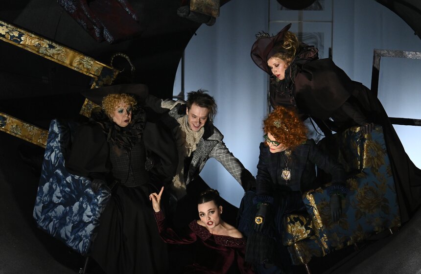 Спектакль "Пигмалион" представили в Театре сатиры 13 фото