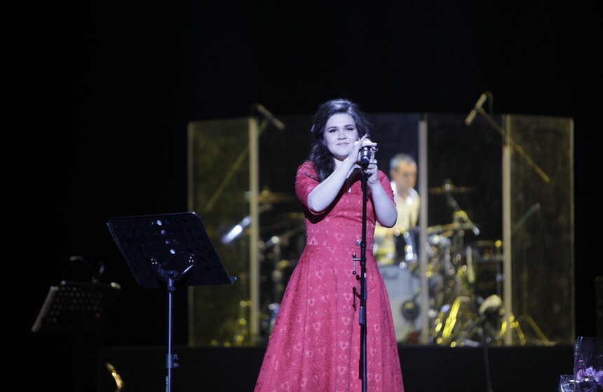 В "Крокус Сити Холле" прошел сольный концерт Дины Гариповой 12 фото