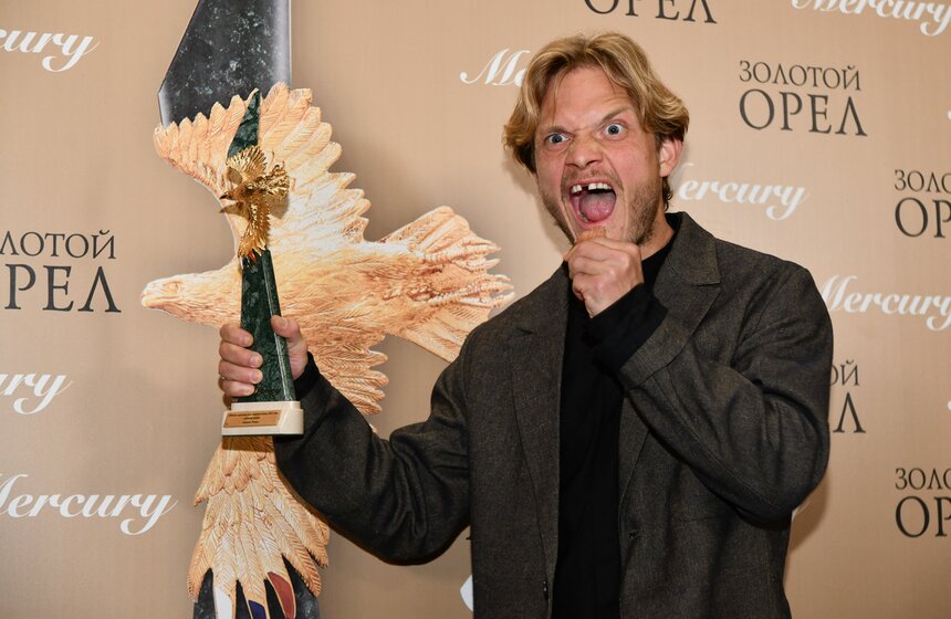 Актер Евгений Ткачук, получивший награду в номинации "Лучшая мужская роль второго плана" за фильм "Праведник"