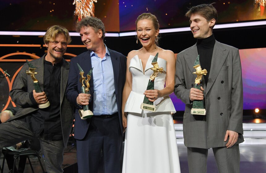 Актеры Евгений Ткачук, Александр Яценко, Юлия Пересильд и Иван Янковский