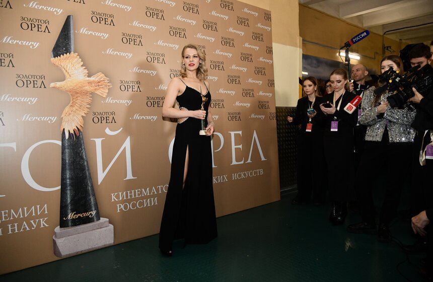 Актриса Александра Ребенок, получившая награду в номинации "Лучшая женская роль второго плана" за фильм "1993"