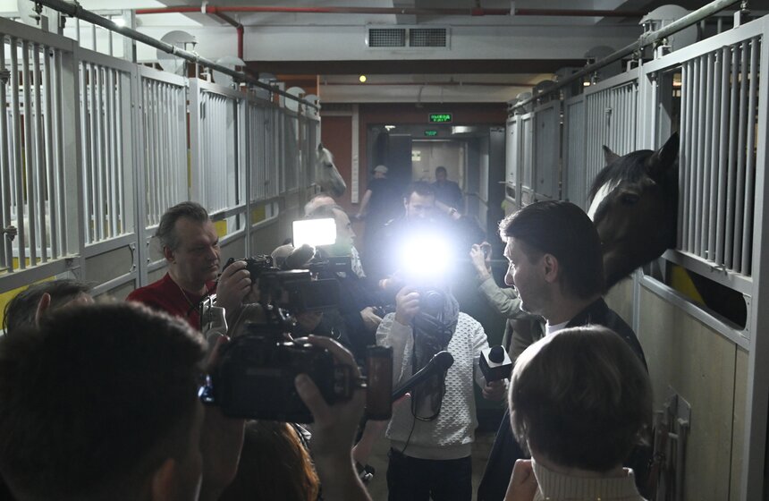 Презентация книги "Понять хищника" братьев Запашных прошла в Москве 21 фото