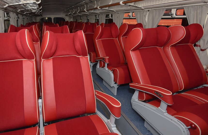 Первый советский междугородний автобус ЗИС-127 показали в Музее Гаража особого назначения 2 фото