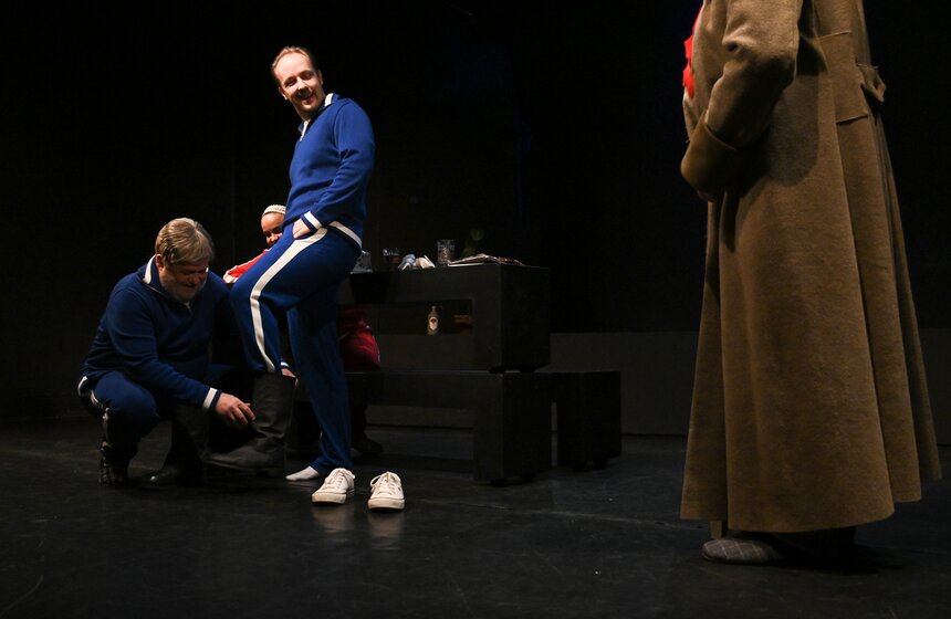 Премьера спектакля "Страсти по Торчалову" состоялась в театре "Модерн" 12 фото