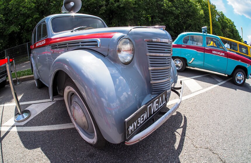 Фестиваль "Ретрорейс" прошел в столице 21 фото