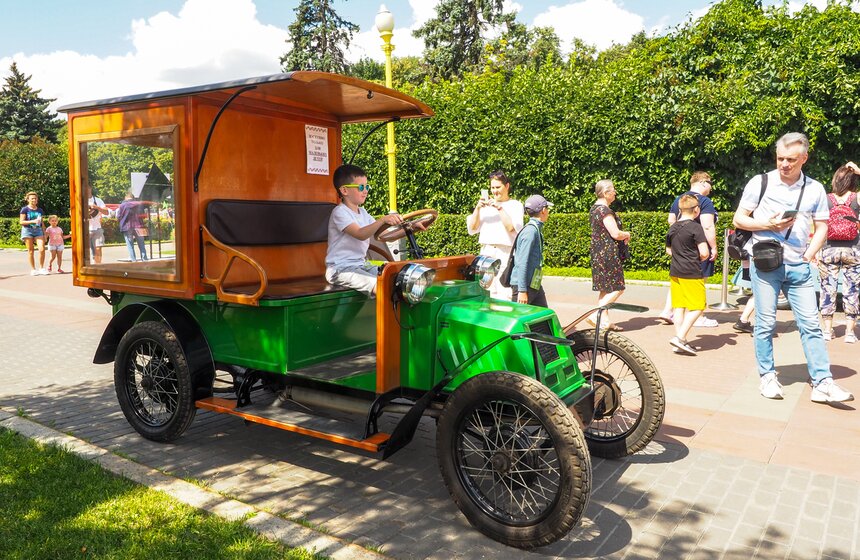 Фестиваль "Ретрорейс" прошел в столице 14 фото