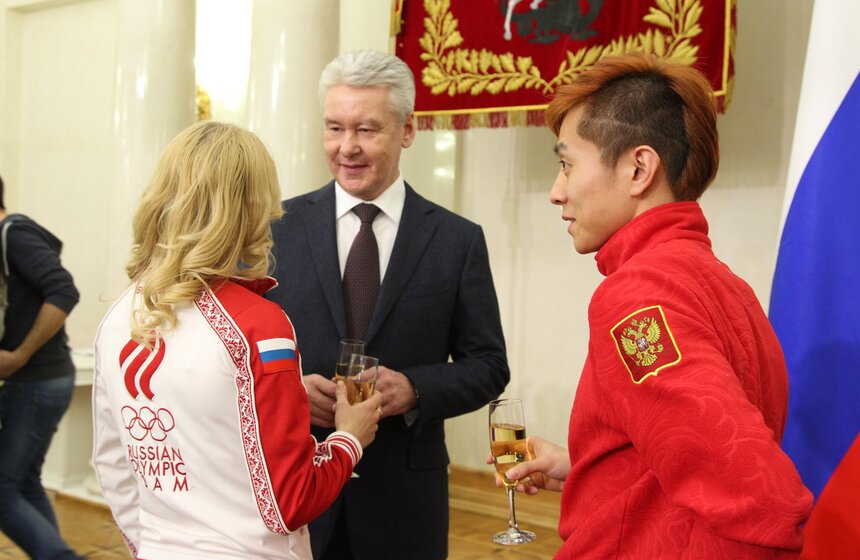 Сергей Собянин вручил московским олимпийцам денежные сертификаты 16 фото