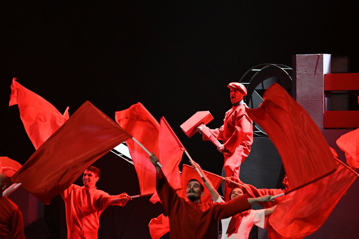 маяковский городской мюзикл. городской мюзикл. театр луны спектакль. мюзикл маяковский театр луны. городской мюзикл.