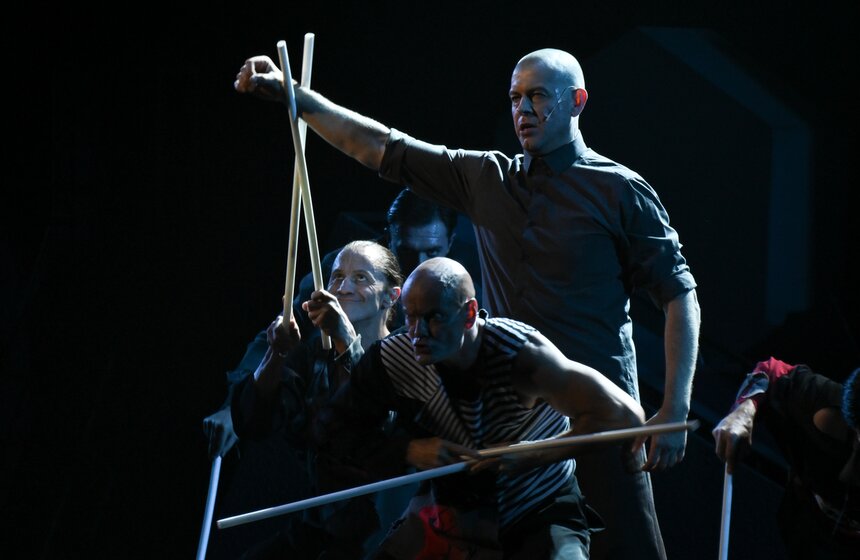 В Кремлевском дворце прошла премьера спектакля "Маяковский. Городской мюзикл" 7 фото