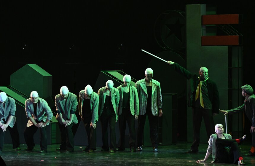 В Кремлевском дворце прошла премьера спектакля "Маяковский. Городской мюзикл" 8 фото