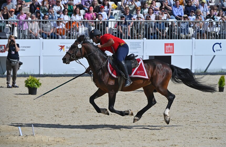 Международные соревнования по тентпеггингу состоялись в Москве 4 фото