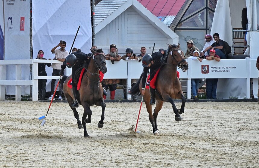 Международные соревнования по тентпеггингу состоялись в Москве 21 фото