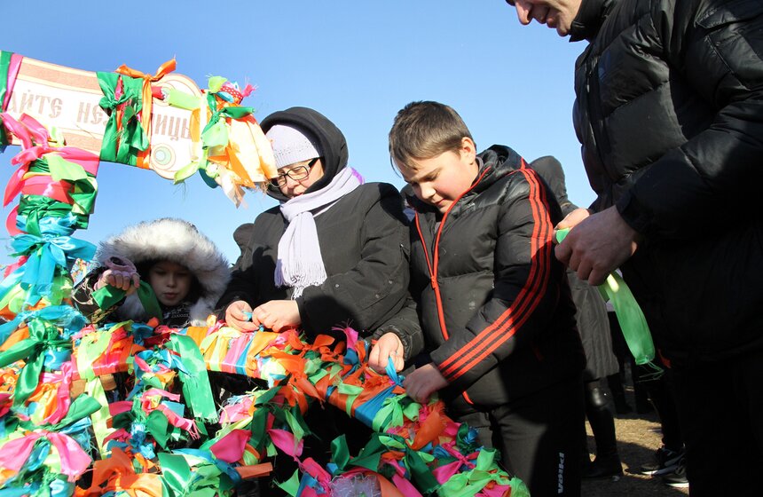 В "Коломенском" 1 марта отметили Масленицу 11 фото