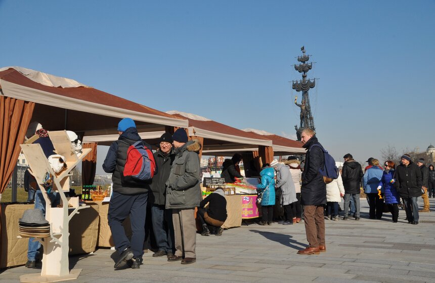 На Масленицу в "Музеоне" катают в упряжках и потчуют блинами 7 фото