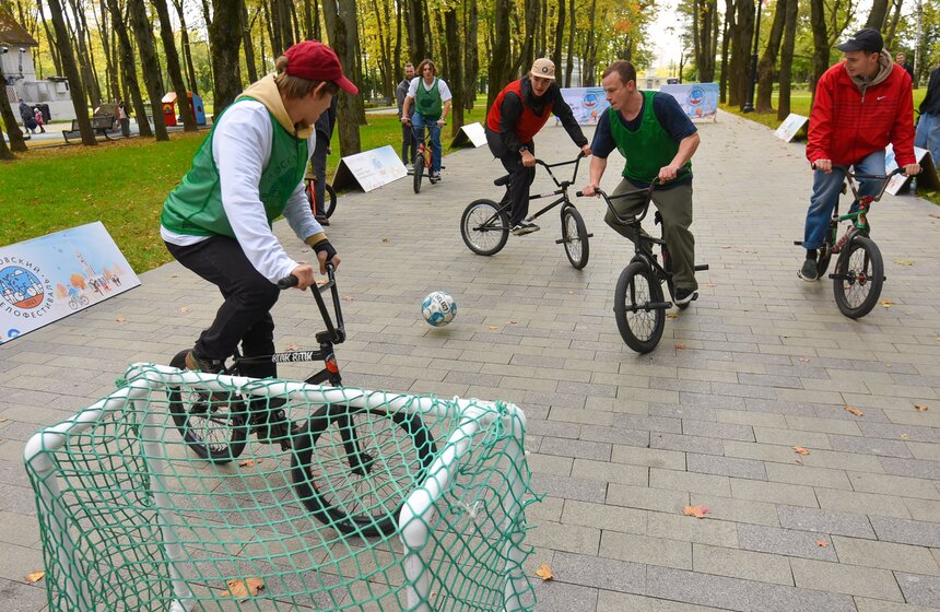 Осенний велофестиваль прошел на Северном речном вокзале 22 фото