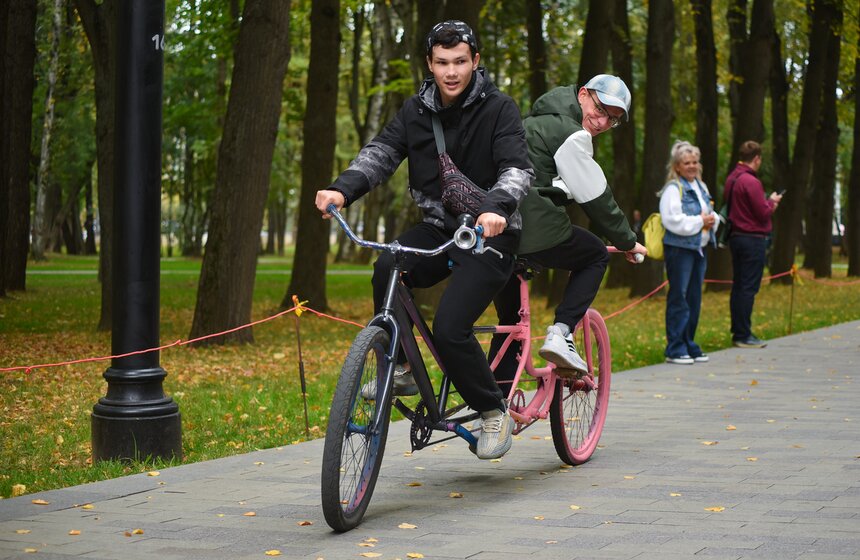 Осенний велофестиваль прошел на Северном речном вокзале 19 фото