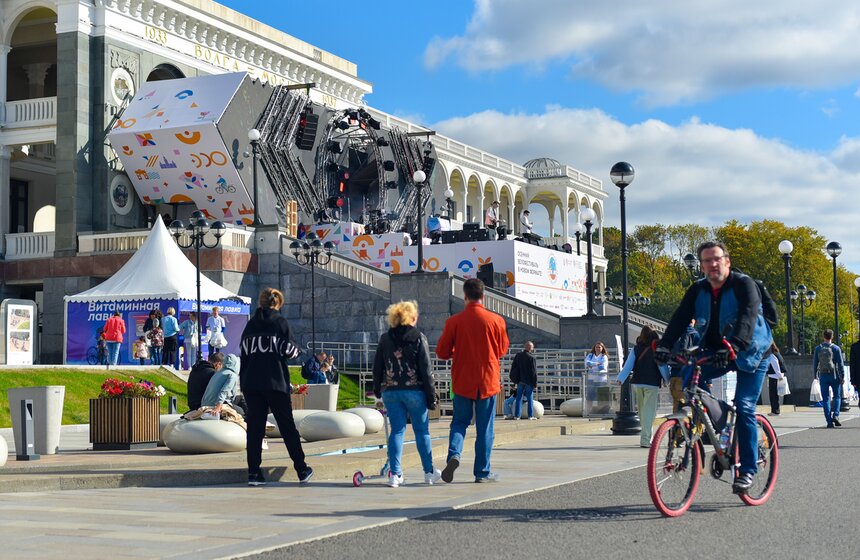 Осенний велофестиваль прошел на Северном речном вокзале 1 фото