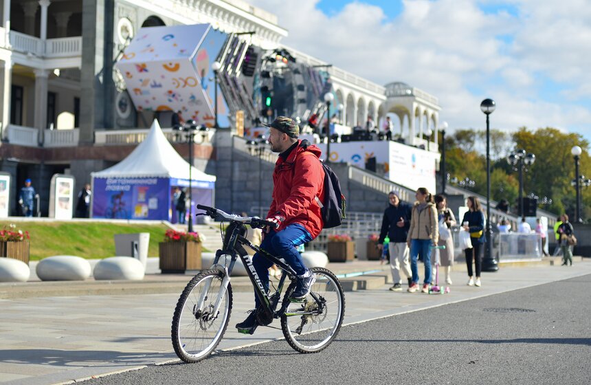 Осенний велофестиваль прошел на Северном речном вокзале 25 фото