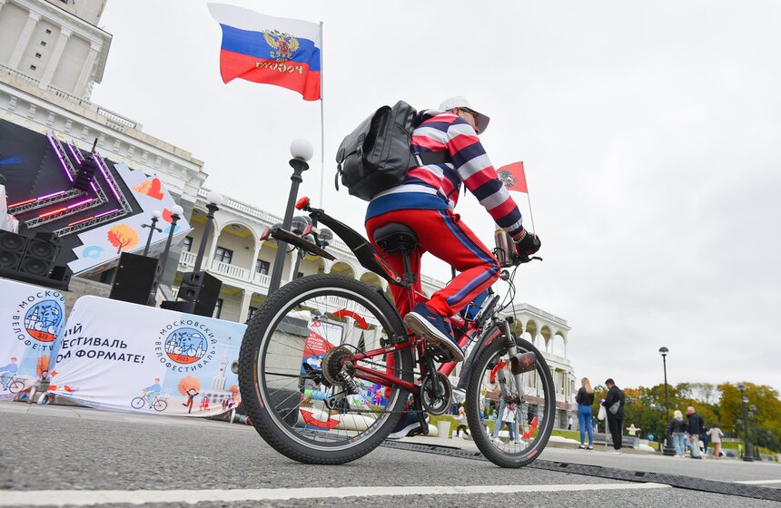 Осенний велофестиваль прошел на Северном речном вокзале 3 фото