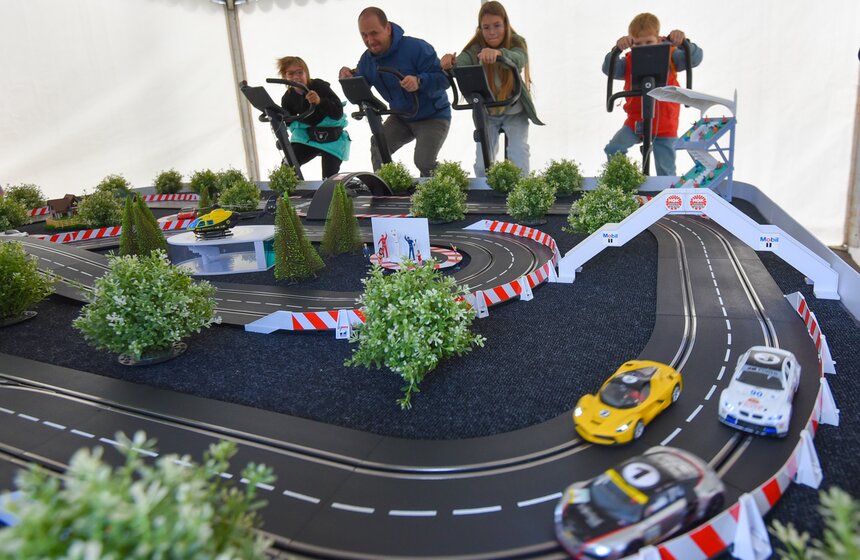 Осенний велофестиваль прошел на Северном речном вокзале 28 фото