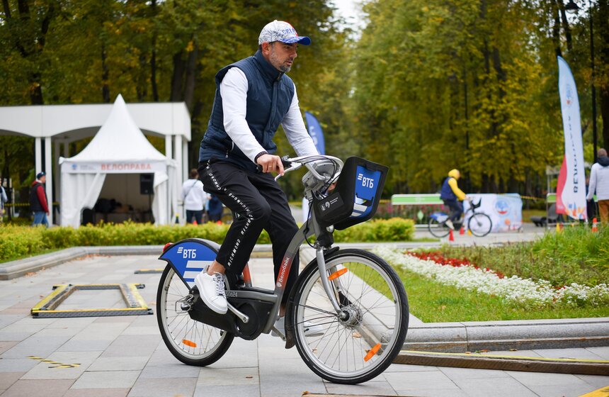 Осенний велофестиваль прошел на Северном речном вокзале 13 фото