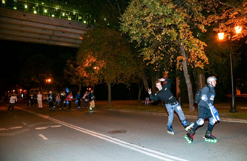Ночной роллер-заезд состоялся в Москве 17 сентября 12 фото