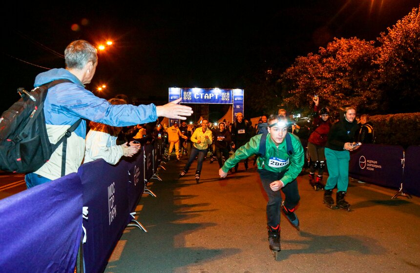 Ночной роллер-заезд состоялся в Москве 17 сентября 11 фото