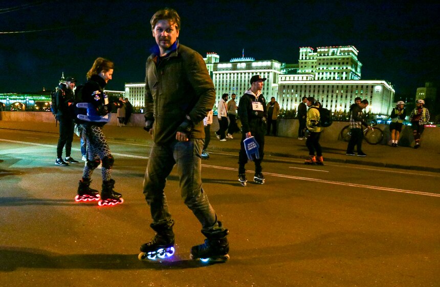 Ночной роллер-заезд состоялся в Москве 17 сентября 6 фото